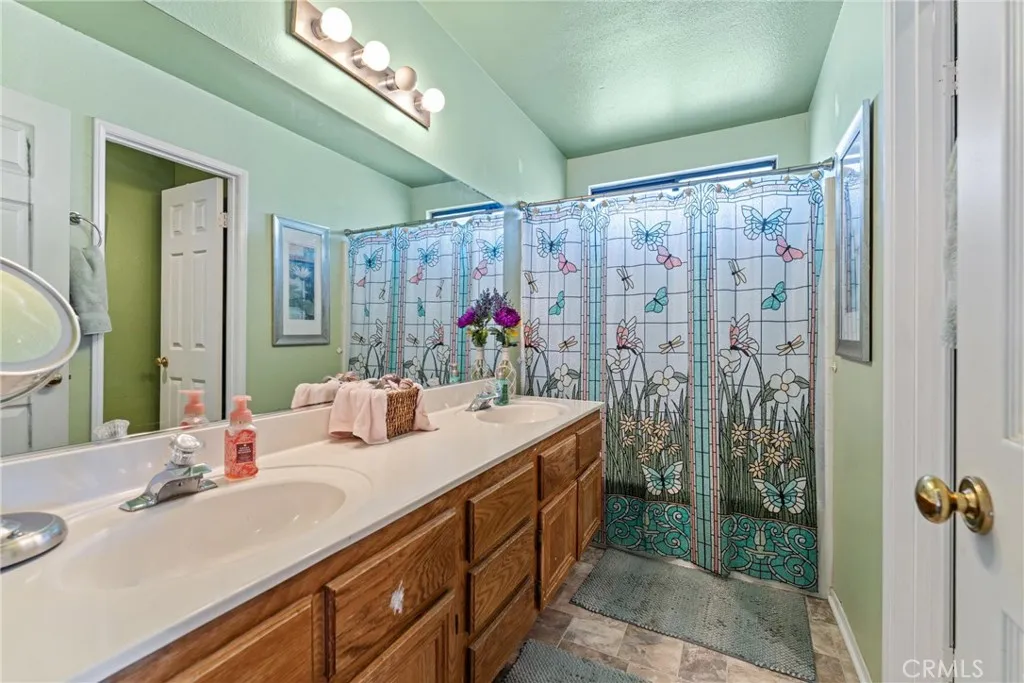 2323 Golden, Lancaster, California 93536 home-pic-17